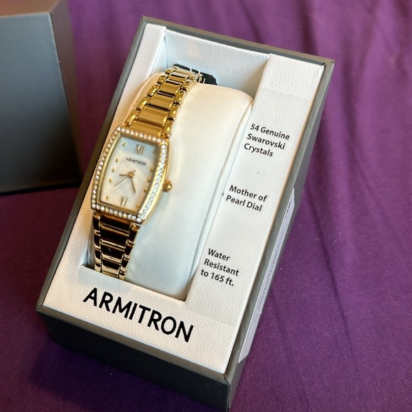 armitron women’s watch - Picture 2 of 2